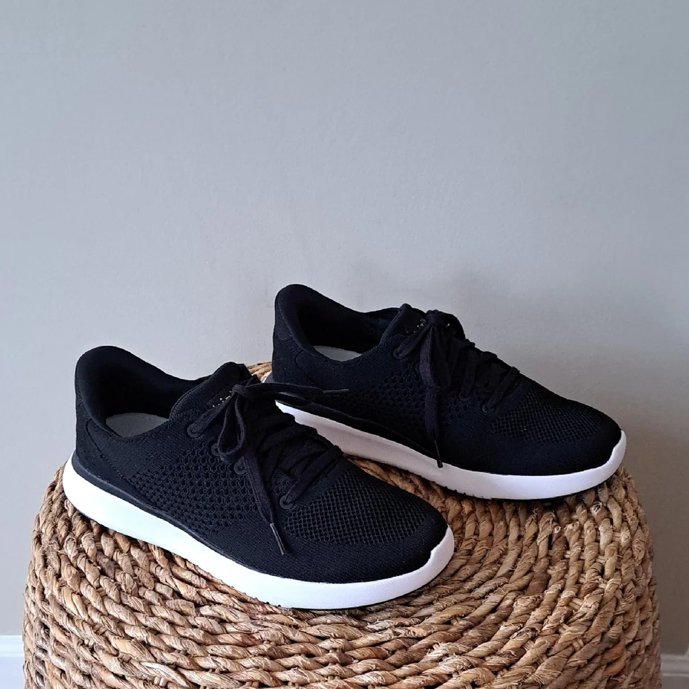 Kizik Womens Lima Hands Free Slip On Black Mesh Knit Athleisure Sneakers 7.5W